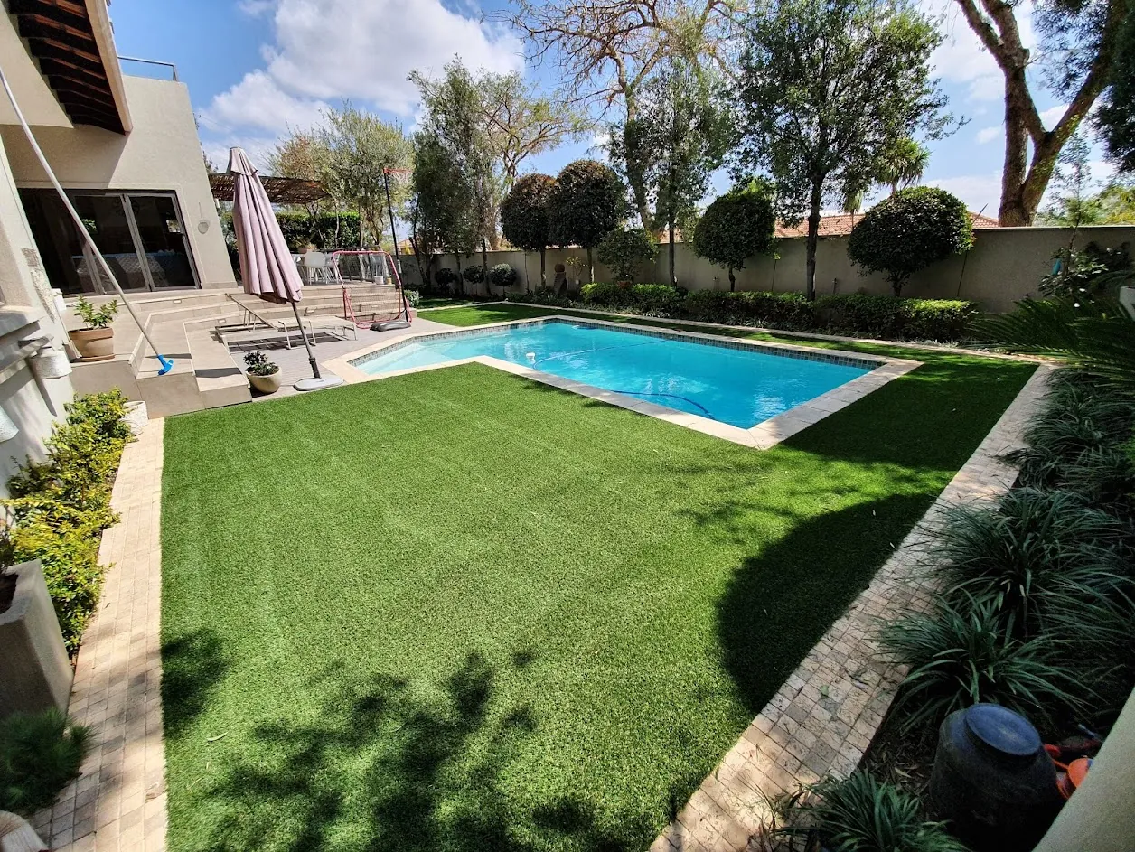 Poolside artificial lawn